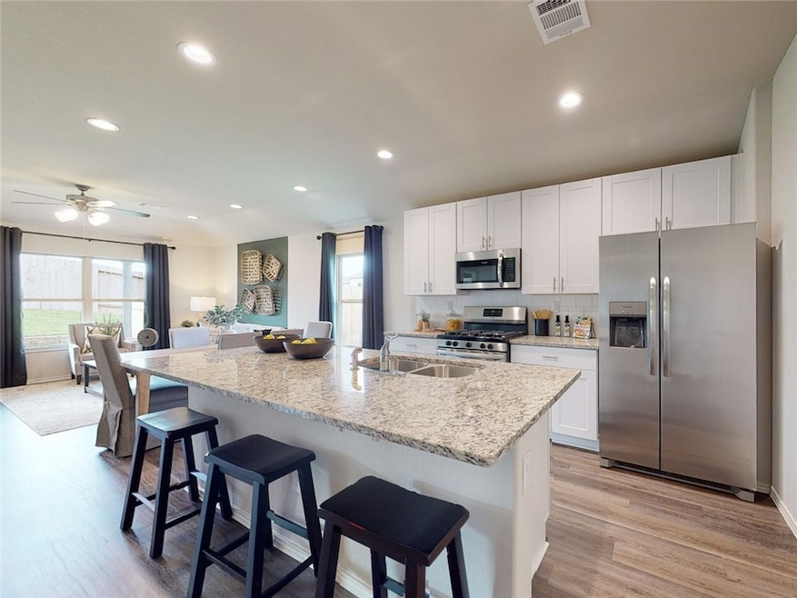 1909 E Annette Dr, Siloam Springs, AR 72761 - photo 1