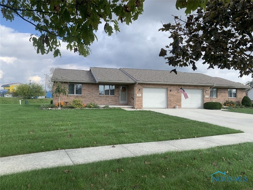 514 Woodpointe Dr, Woodville, OH 43469 - photo 1