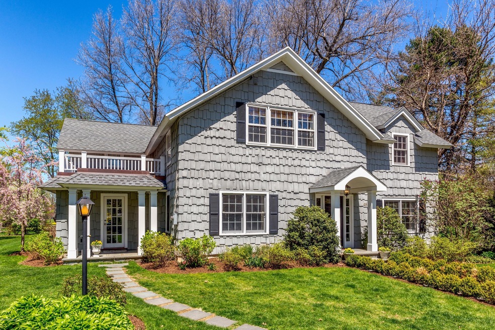 48 Lockwood Ave, Old Greenwich, CT 06870 - photo 1
