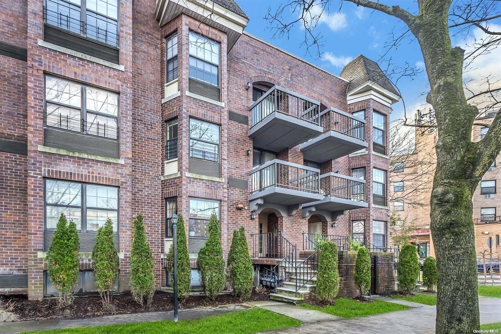 163-04 71st Ave unit 122, Fresh Meadows, NY 11365 - photo 1