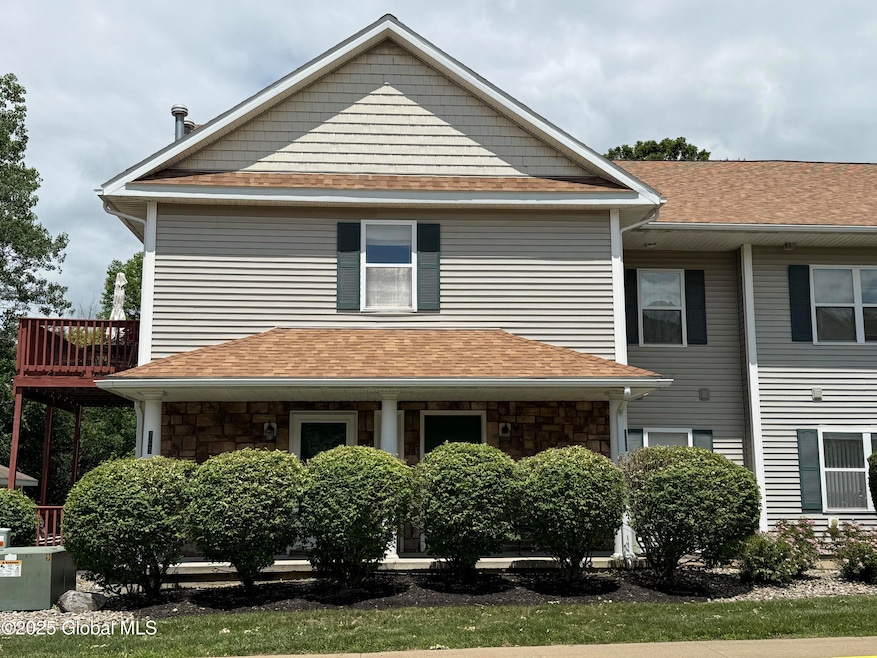 1200 Hillside Ave unit 805, Niskayuna, NY 12309 - photo 1