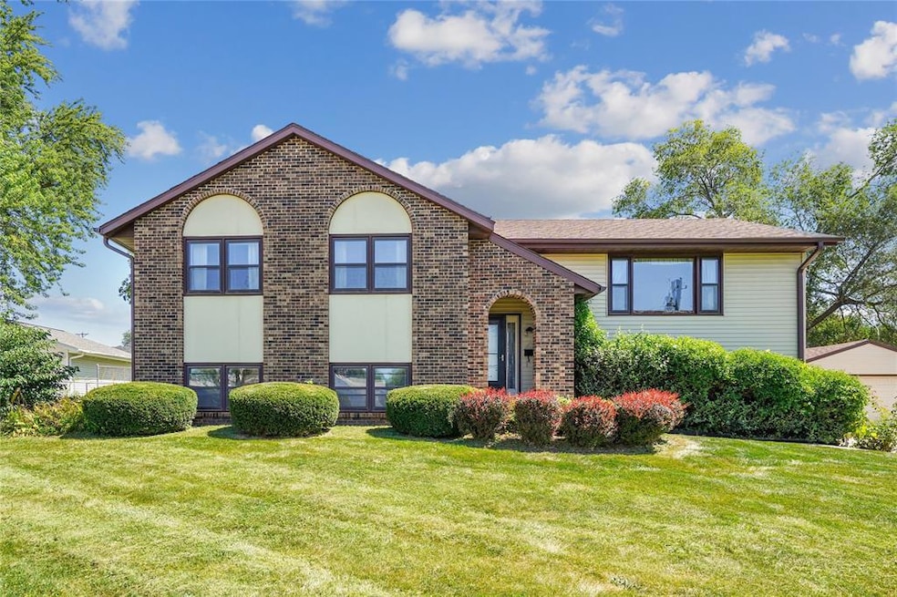 324 E 14th St N, Newton, IA 50208 - photo 1