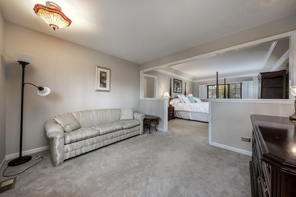 1609 Hedg Ct, Naperville, IL 60565 - photo 1