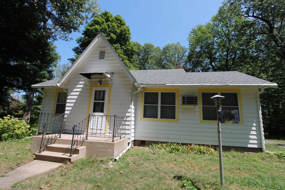 8244 N Eureka Ln, Walkerton, IN 46574 - photo 1