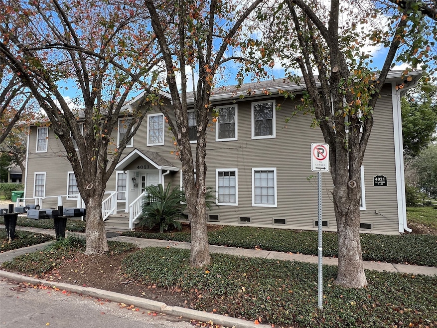 4021 Mandell St unit C, Houston, TX 77006 - photo 1