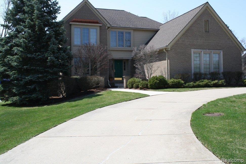 3063 woodcreek way