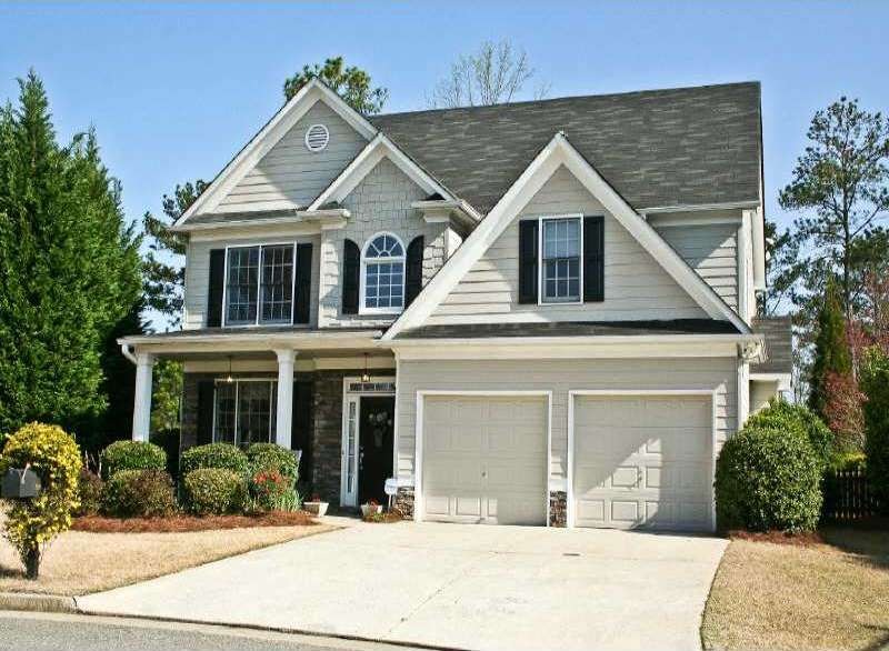 Exterior Front. Charming Traditional on Great Cul-
