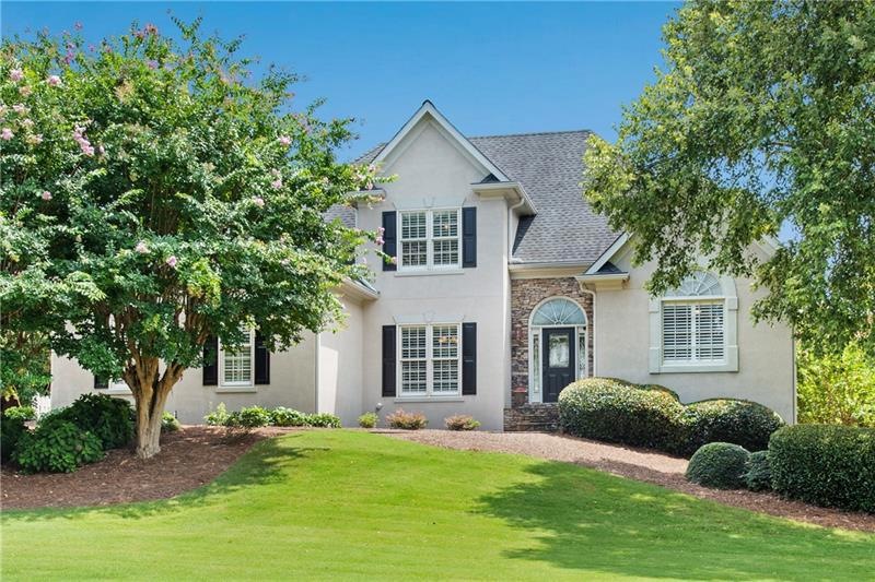 BEAUTIFUL SOUTHERN CHARM FROM PLANTATION SHUTTERS 