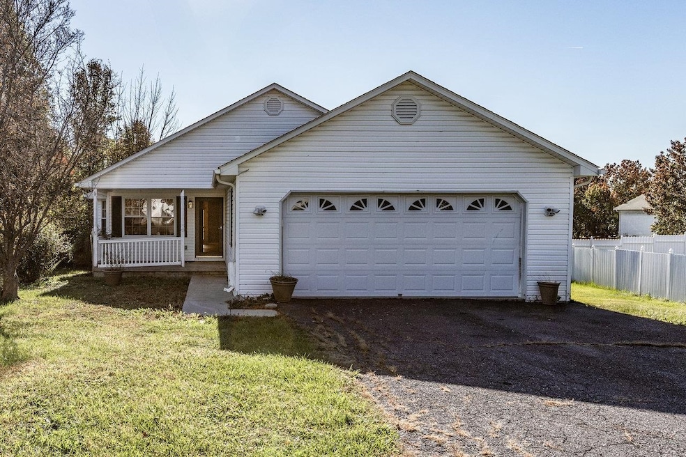 32 Harper St, Weyers Cave, VA 24486 - photo 1