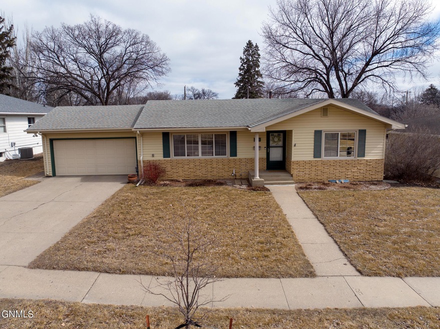 1525 N 14th St 01