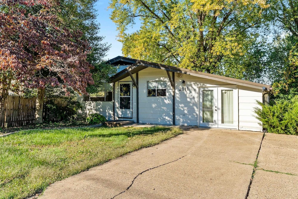 2111 Sycamore St, Kenova, WV 25530 - photo 1