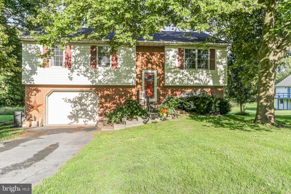 7 Joy Ave, Mount Joy, PA 17552 - photo 1