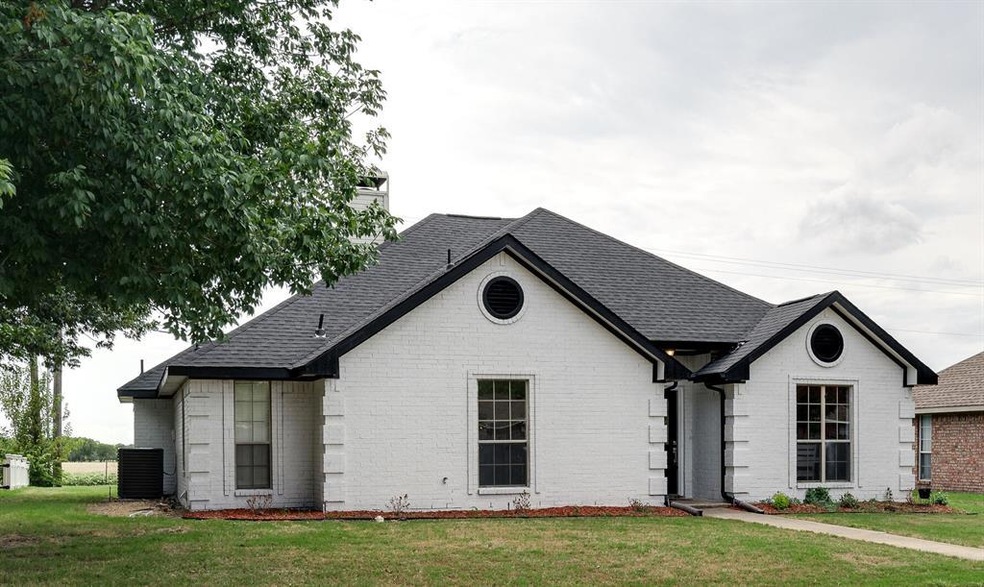 410 Winn Rd, Celina, TX 75009 - photo 1