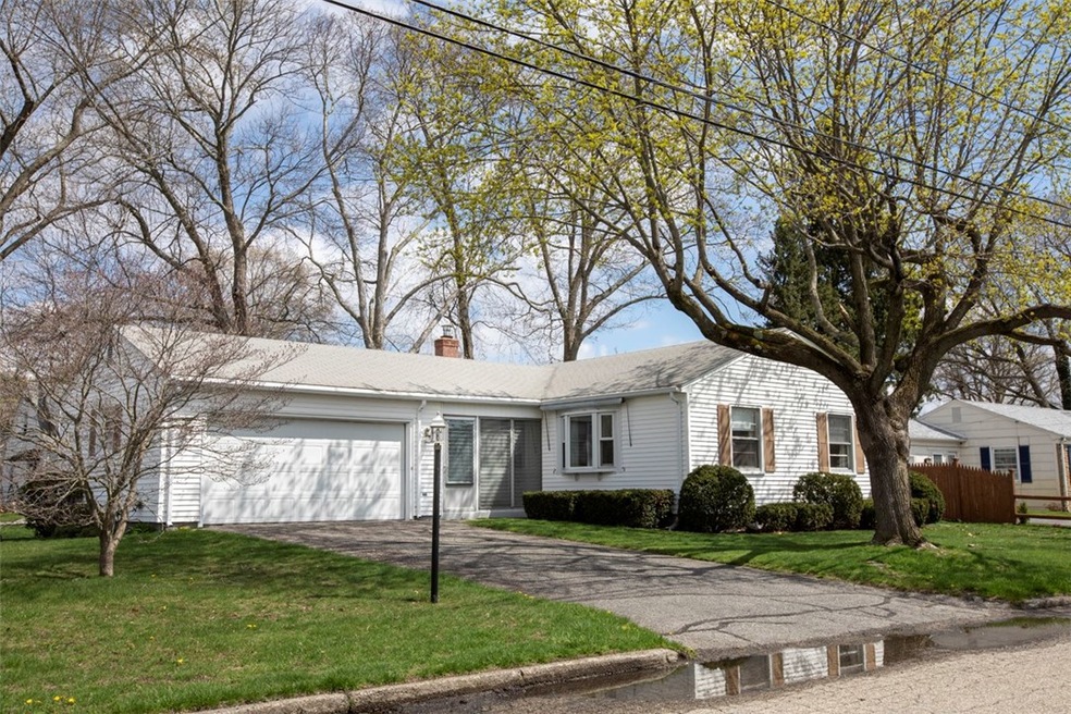 60 Benedict St, Riverside, RI 02915 - photo 1