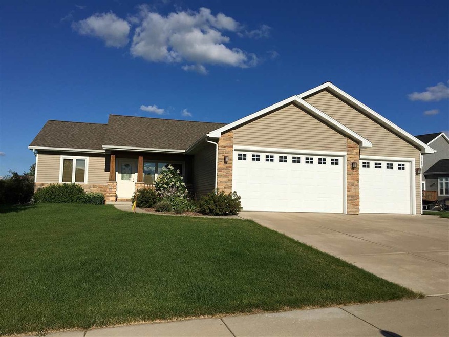 550 Alpine Pkwy, Oregon, WI 53575 - photo 1