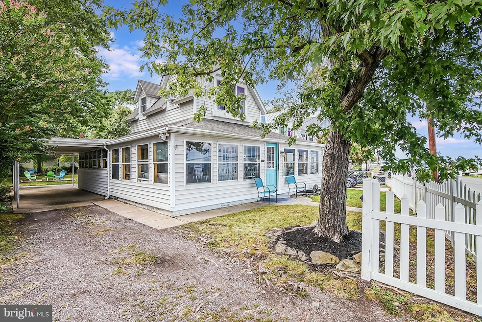 529 Irving Ave, Colonial Beach, VA 22443 - photo 1