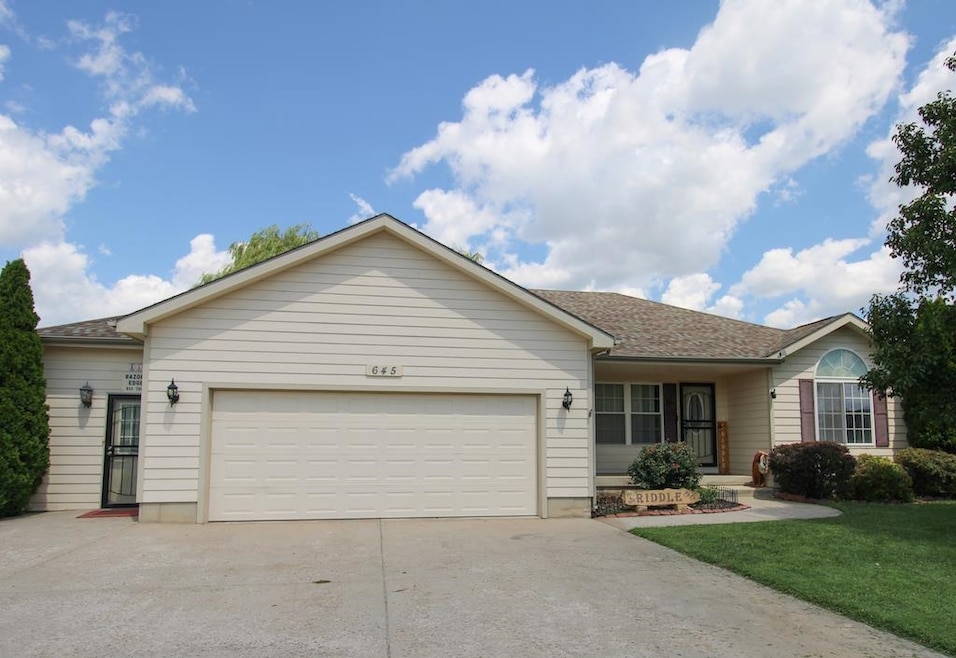 Pending $300,000 • Co-Listing Agent