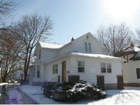 1011 W New York Ave, Oshkosh, WI 54901 - photo 1