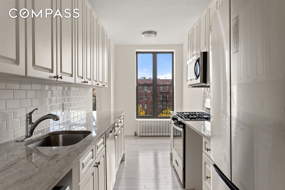 658 W 188th St unit 5-AA, New York, NY 10040 - photo 1