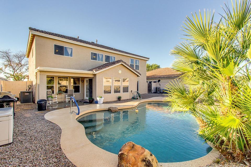 8226 E Posada Ave