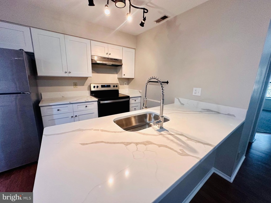 416 Durham Ct unit 416, West Deptford, NJ 08051 - photo 1