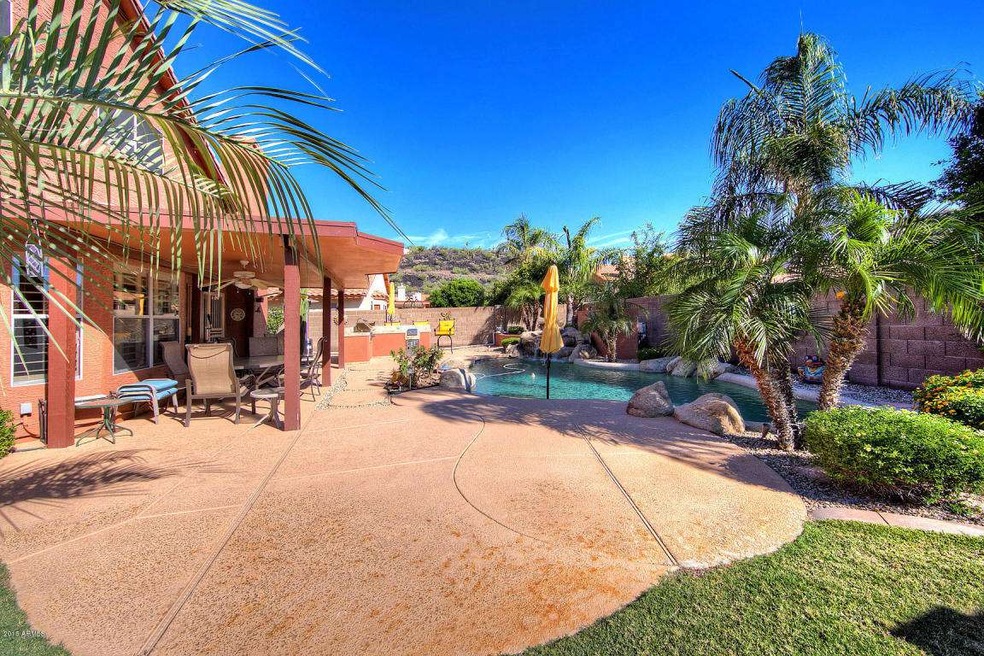 1633 W Acoma Drive