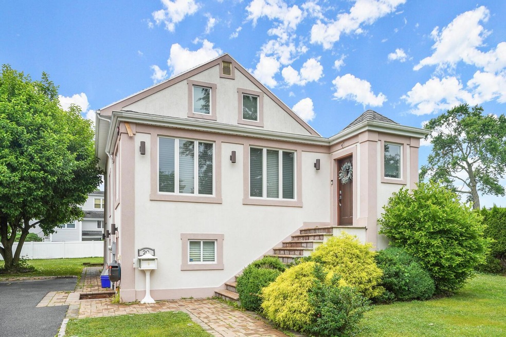 20 Dinsmore Place, Harrison, NY 10528 - photo 1