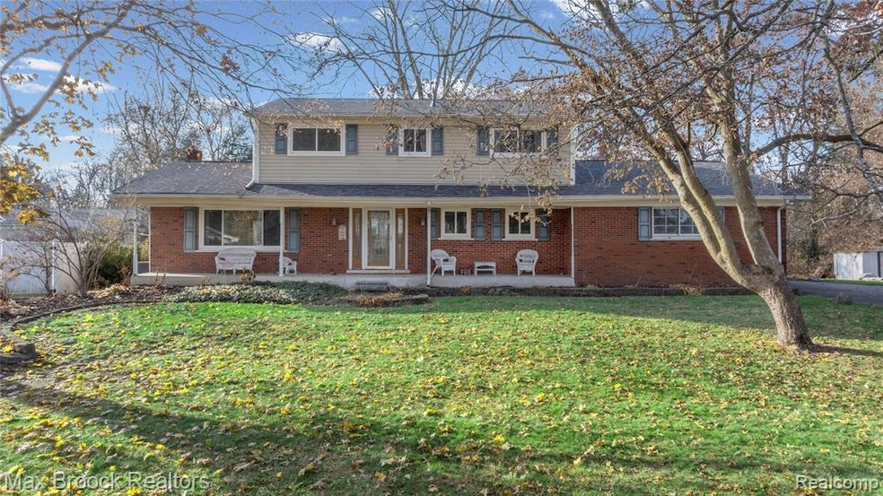 6335 Thorneycroft Dr, Shelby Township, MI 48316 - photo 1