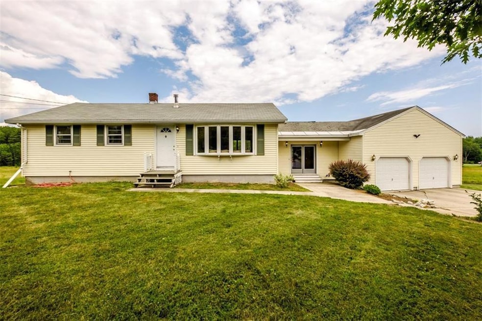 92 Wardtown Rd, Freeport, ME 04032 - photo 1