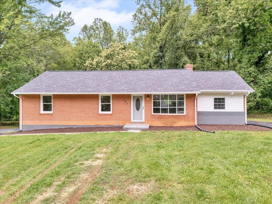 02-201 Forest Ridge Dr_02