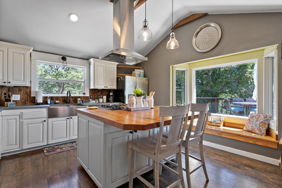 2664 Old Military Rd, Central Point, OR 97502 - photo 1