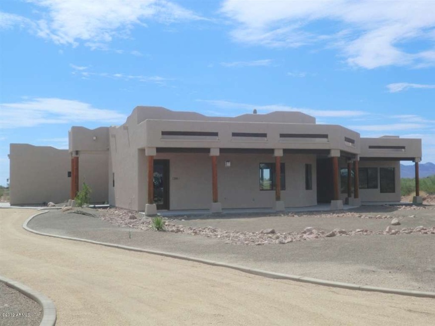 LIKE NEW 4 BEDROOM 3 BATH
