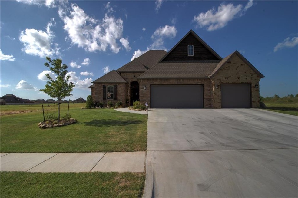 1401 Monterey Dr, Norman, OK 73072 - photo 1