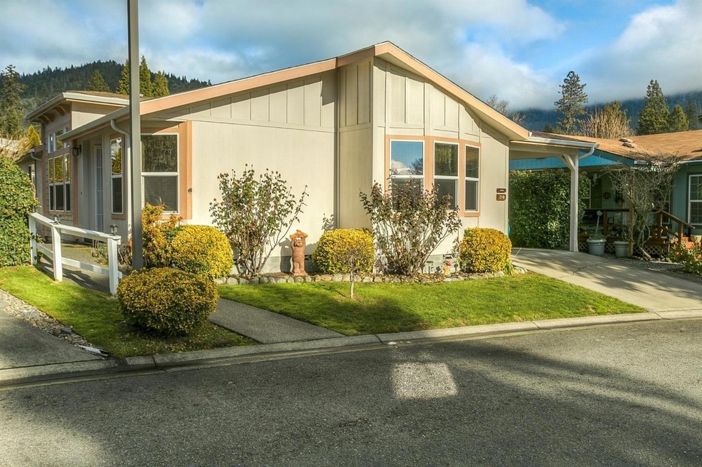 210 NW Creekside Dr, Grants Pass, OR 97526 - photo 1