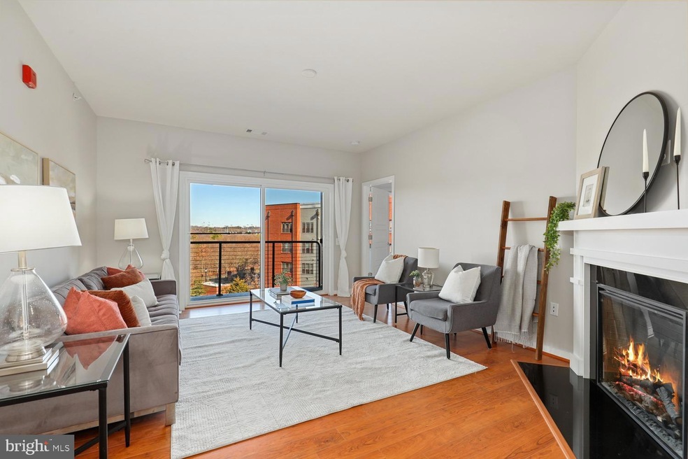 8980 Fascination Ct unit 412, Lorton, VA 22079 - photo 1