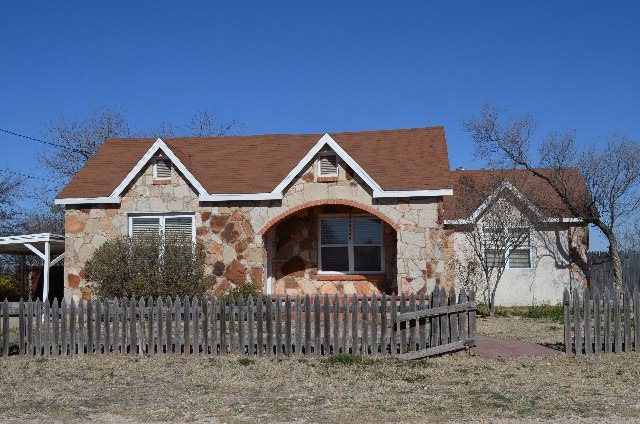 726 Baker St, San Angelo, TX 76903 - photo 1