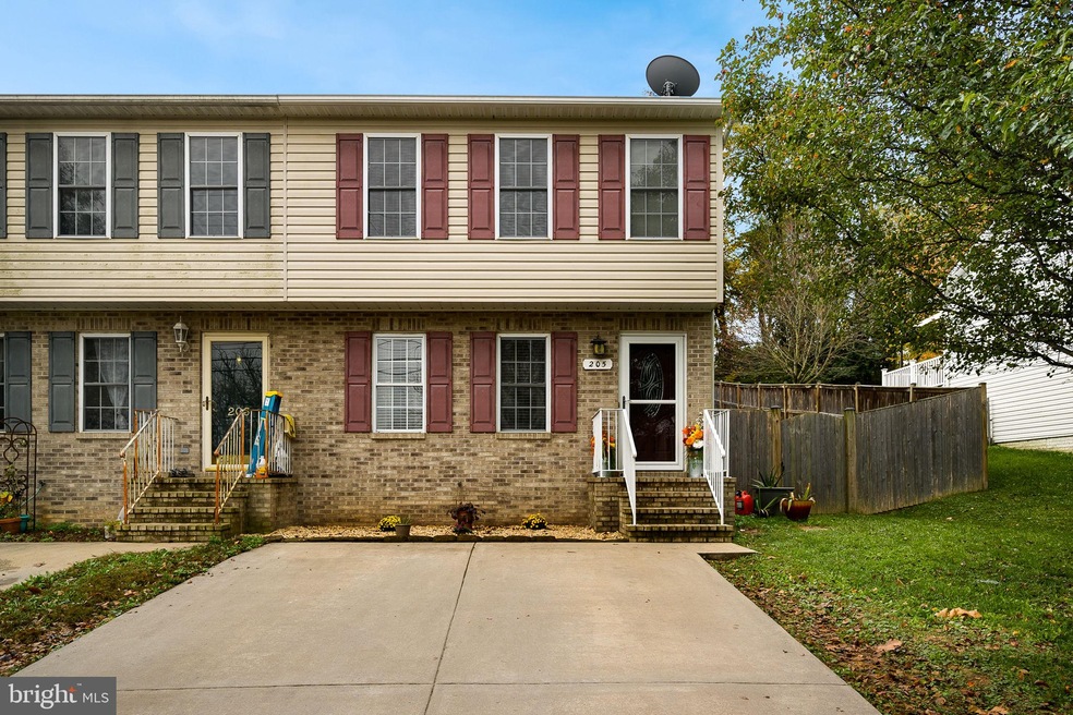 205 W Duck St, Front Royal, VA 22630 - photo 1