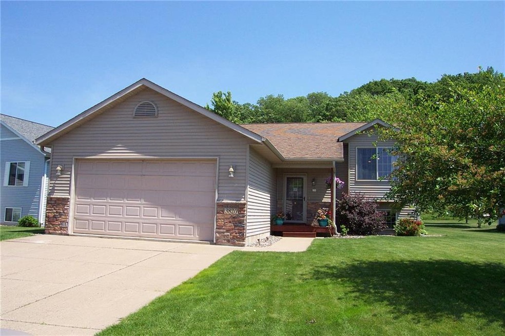 Move right in to this trendy 4 BR/2 Bath East Meno