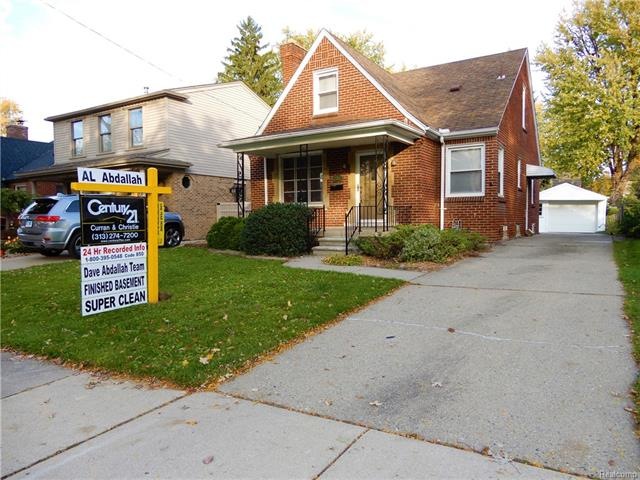 GREAT LOCATION 3 BEDROOM BRICK BUNGALOW