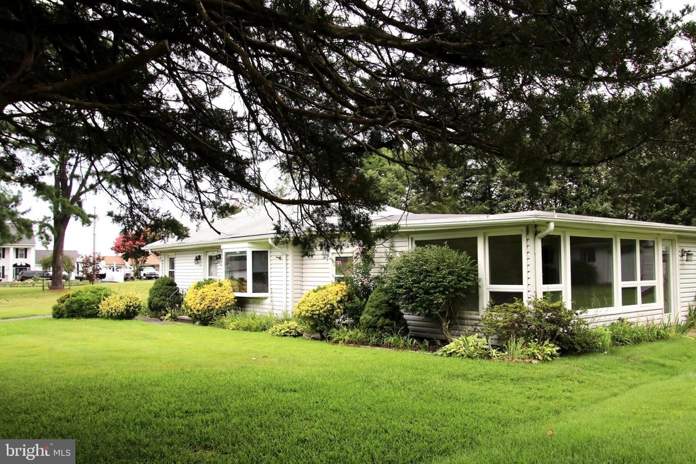 1456 Holly Vista Dr, Colonial Beach, VA 22443 - photo 1