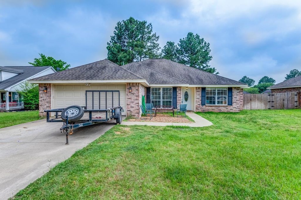 200 Plum Ridge, Lufkin, TX 75904 - photo 1