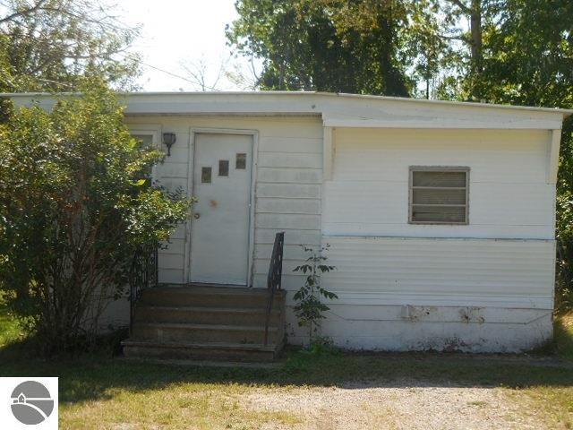 5806 Prescott Dr, Tawas City, MI 48763 - photo 1