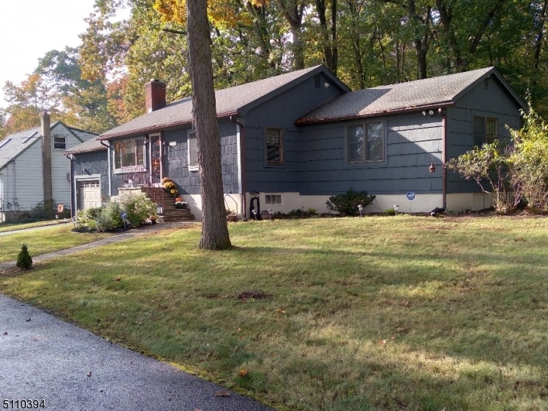 154 Old Ridge Rd, Bloomingdale, NJ 07403 - photo 1