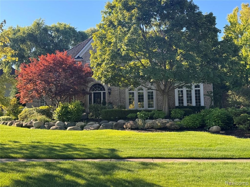 4621 Goodison Place Dr, Rochester, MI 48306 - photo 1