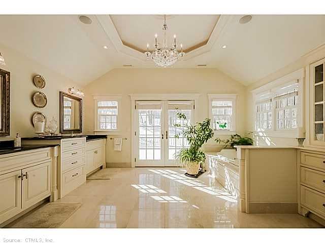 8 Palestine Rd, Newtown, CT 06470 - photo 1