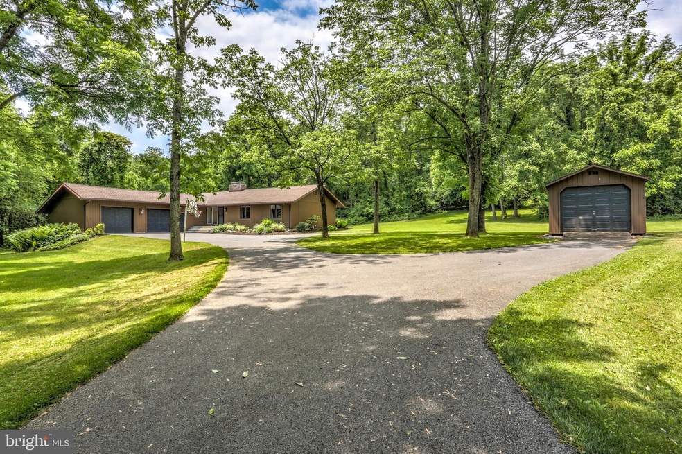 1542 W Leesport Rd, Leesport, PA 19533 - photo 1