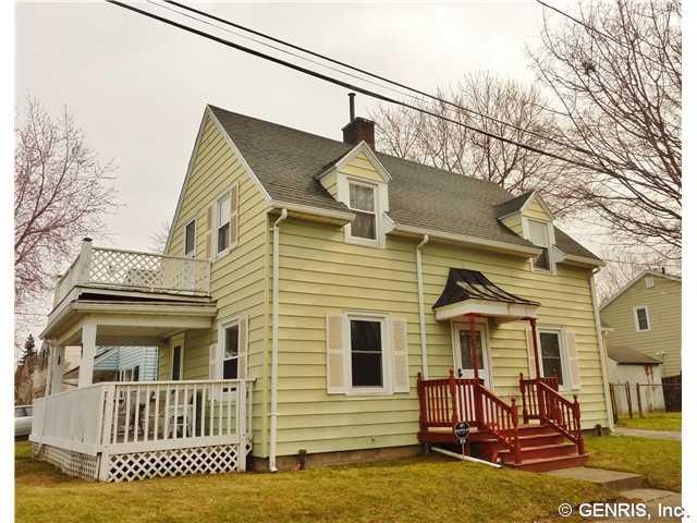 Exterior Front Welcome to 99 Meriden Street!