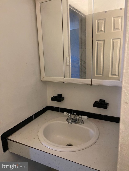 16 Daimler Dr unit 62, Capitol Heights, MD 20743 - photo 1