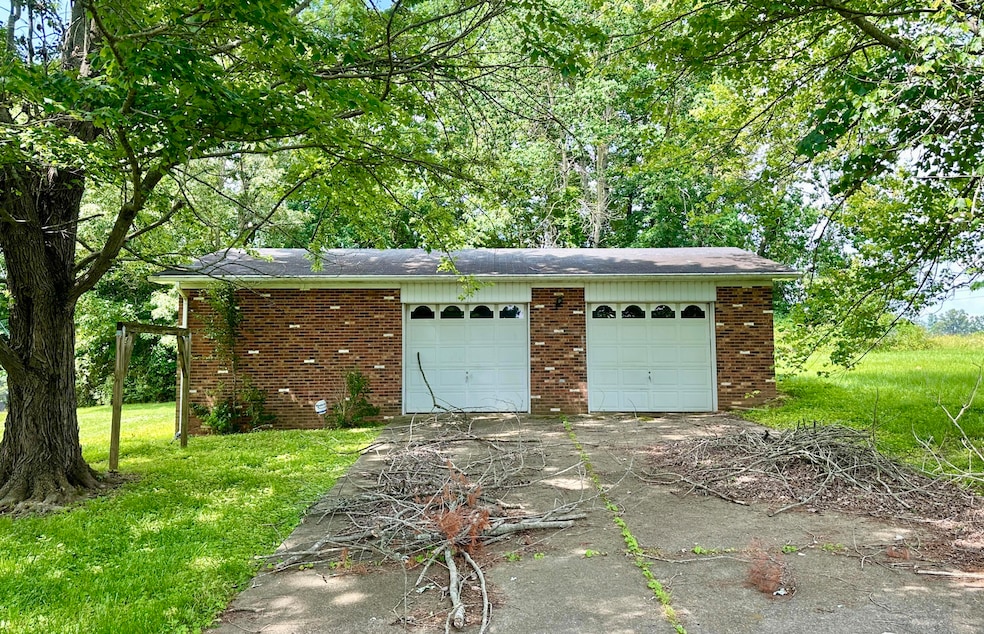 296 Kemper St, Eubank, KY 42567 - photo 1