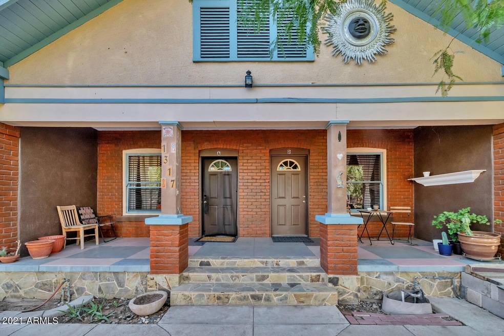 1317 W Monroe St-large-003-029-1317 W Mo